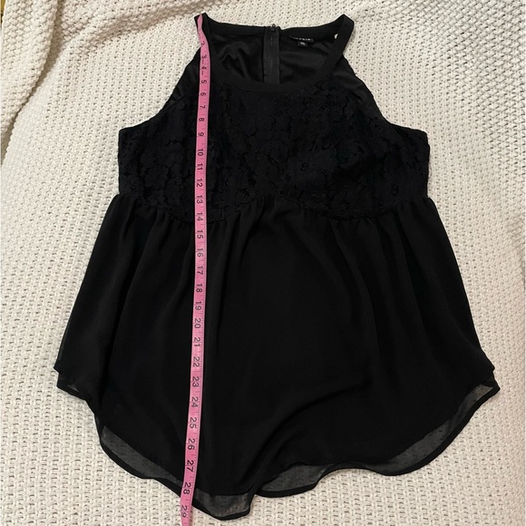 Torrid Lace Halter Top (size 00) - Picture 5 of 11